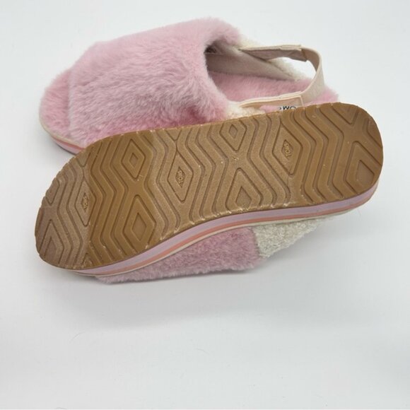 Tom’s pink furry Sofia slip on shoes. Size 8 - Picture 4 of 6